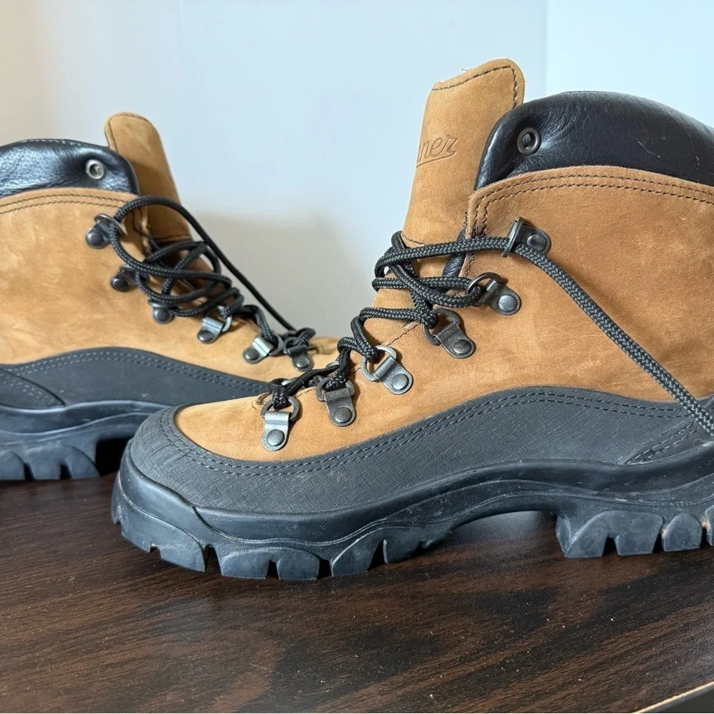 Danner Men's Brown and Black Outdoor Boots